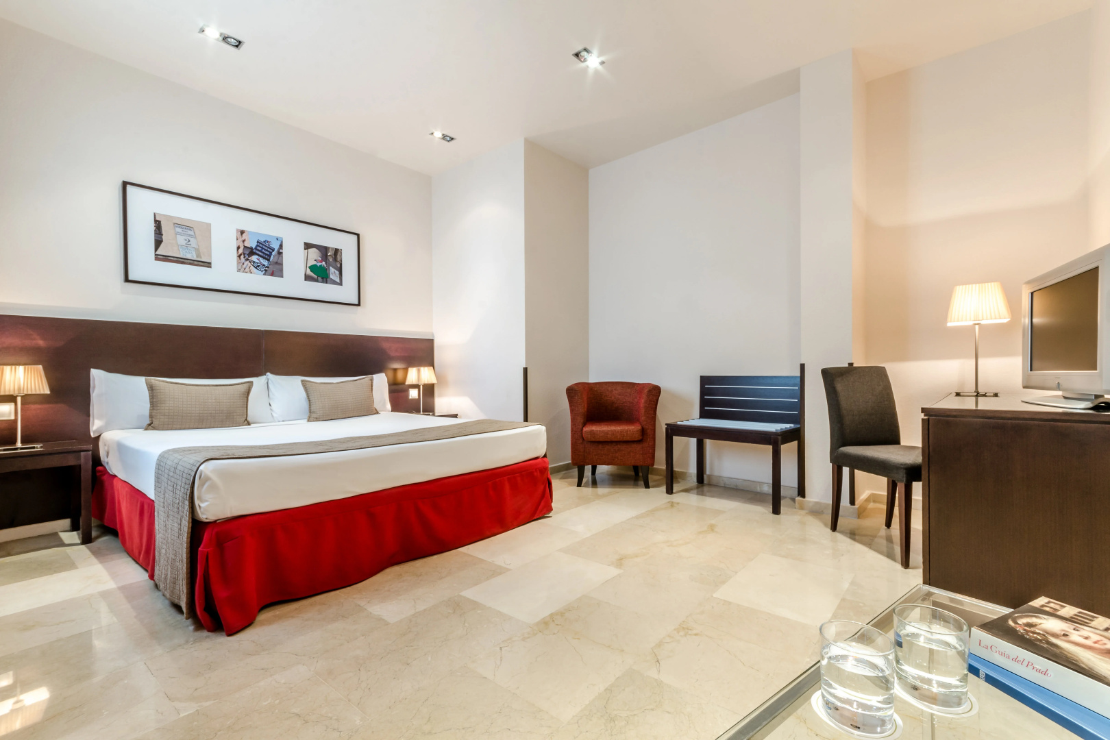 Photo - Hotel Exe Suites 33