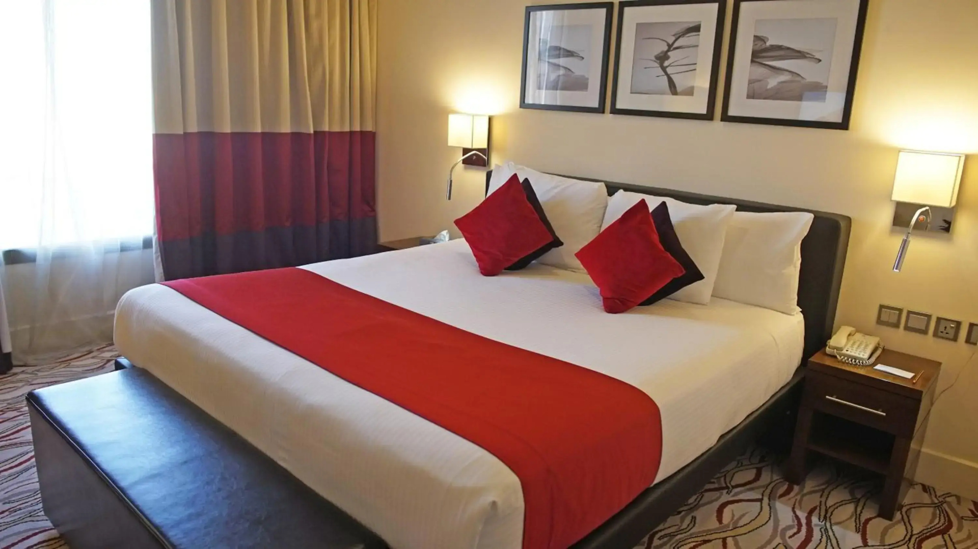 Photo - Novotel Suites Riyadh Olaya