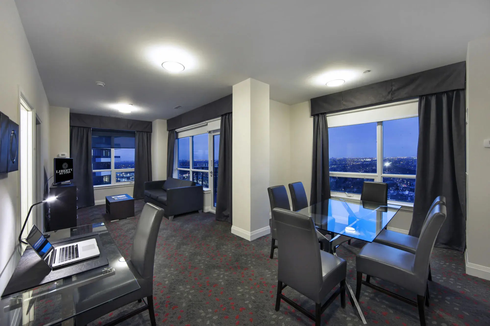 Foto - Liberty Suites Hotel