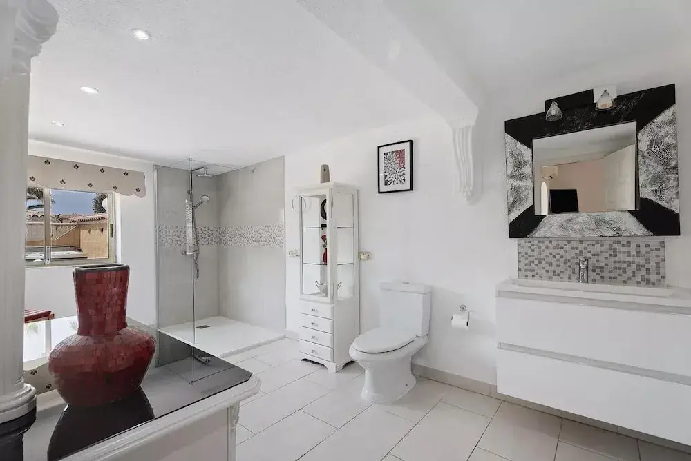 Foto - VILLA MALPAS Exceptional 3 Bed Villa - Sleeps 6 - Pool - HotTub- Parking