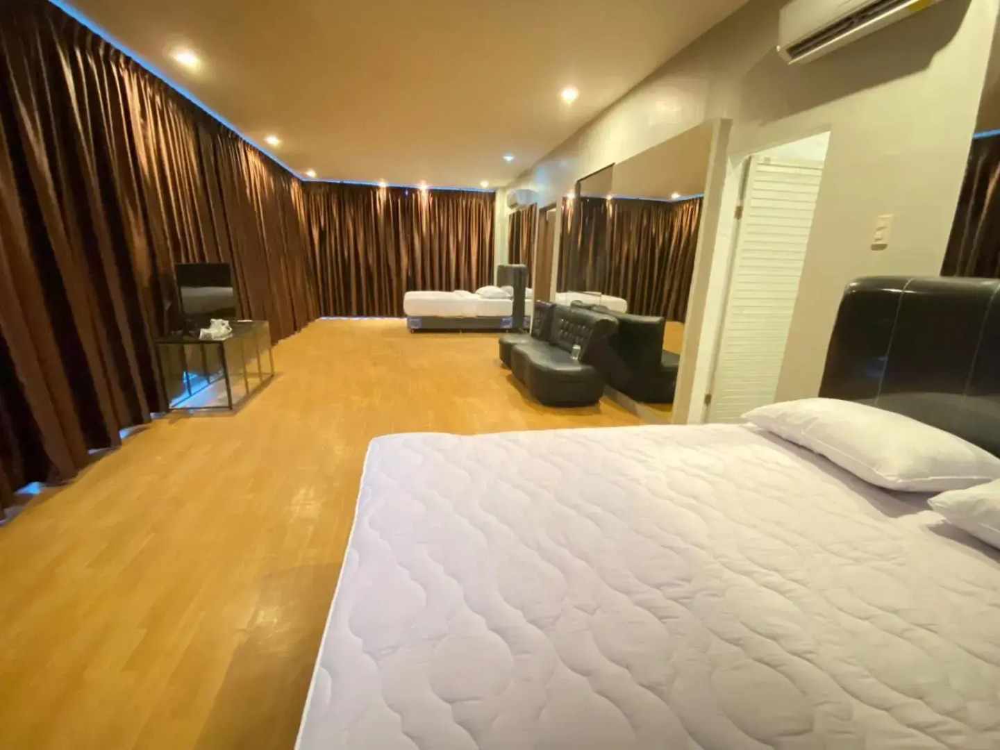 Photo - De'Tonga Hotel