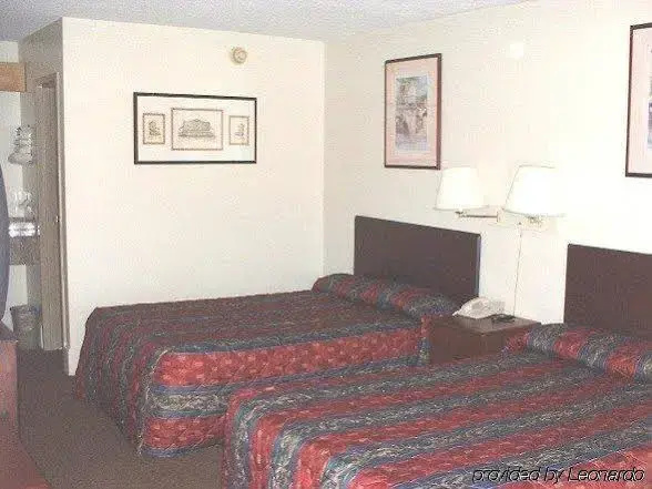 Photo - Hilltop Inn