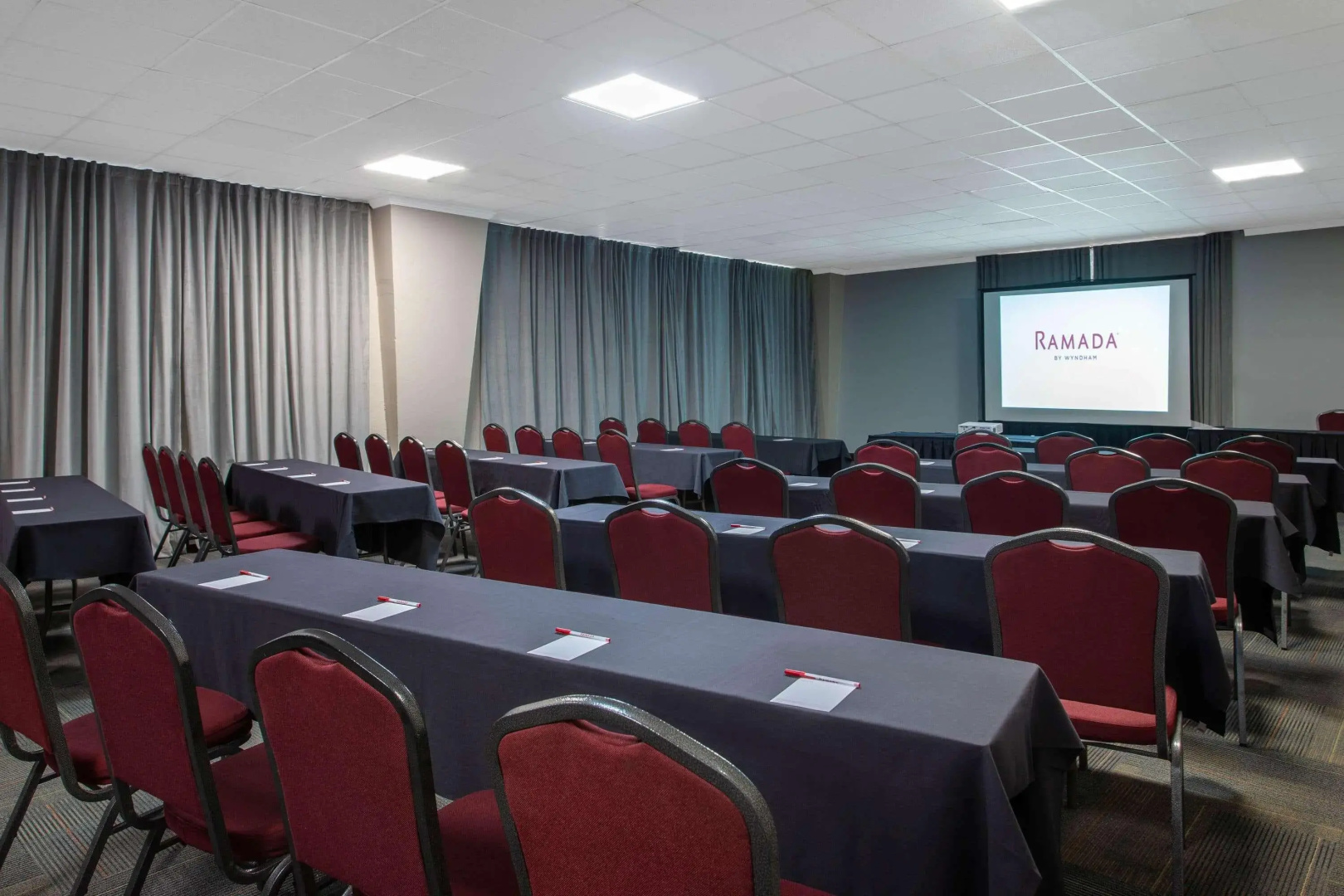 Foto - Ramada by Wyndham Tampa Airport Westshore