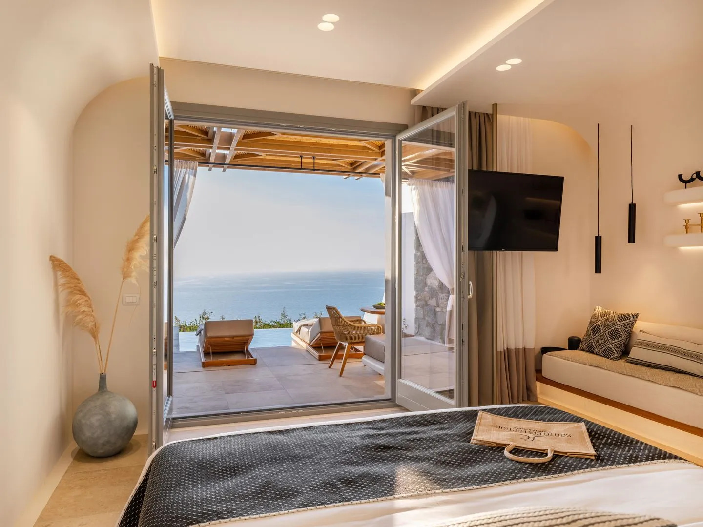 Photo - Santo Mine Oia Suites