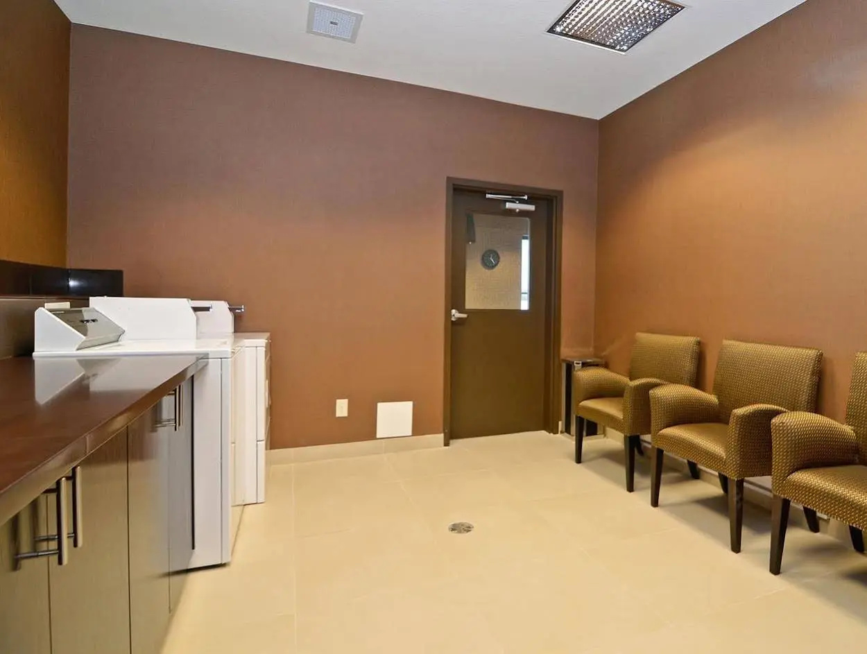 Photo - Best Western Premier Freeport Inn Calgary Airport