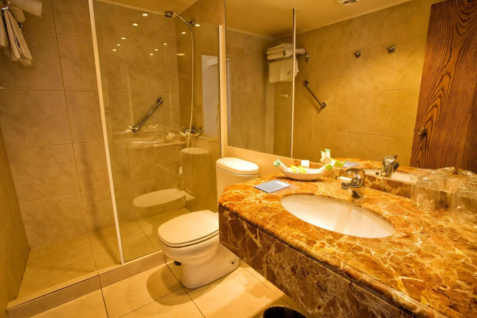 Photo - Hotel Oceanic