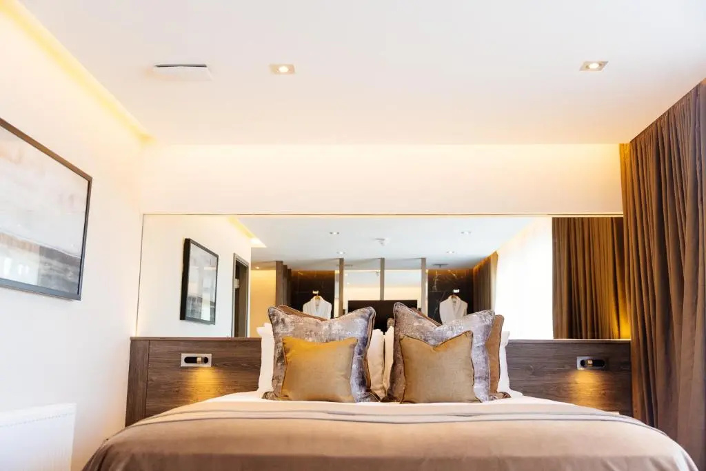 Photo - The Redhurst Hotel