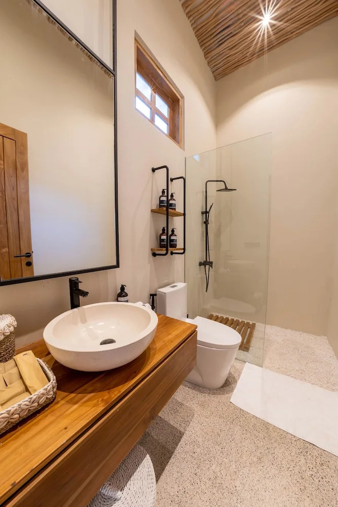 Foto - Semiramida Villa by EVDEkimi - Elegant 2BR with Pool, Open-air bath, Patio