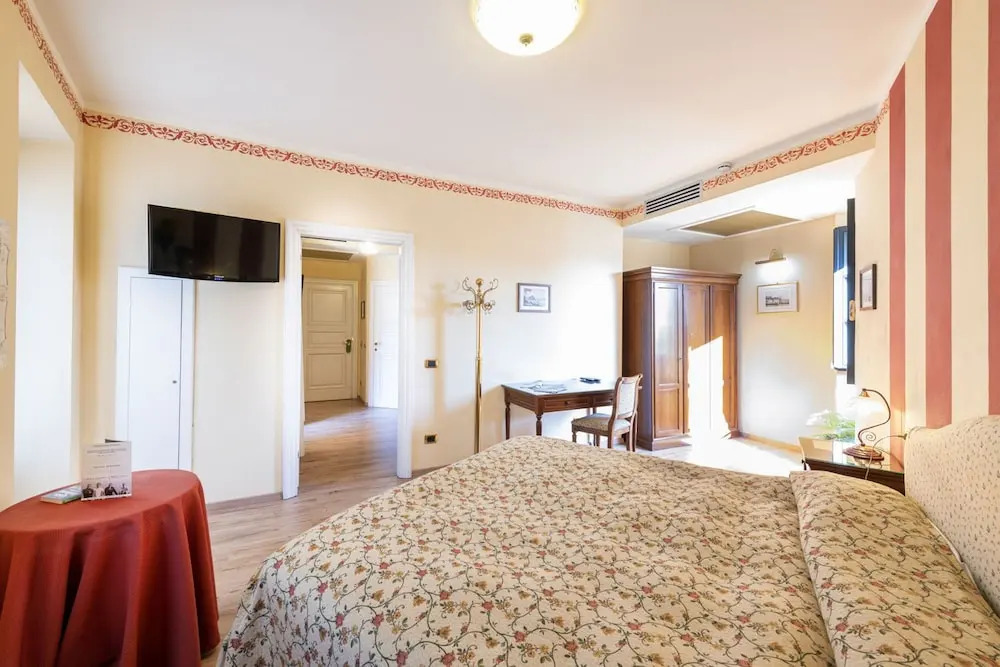 Photo - La Dependance