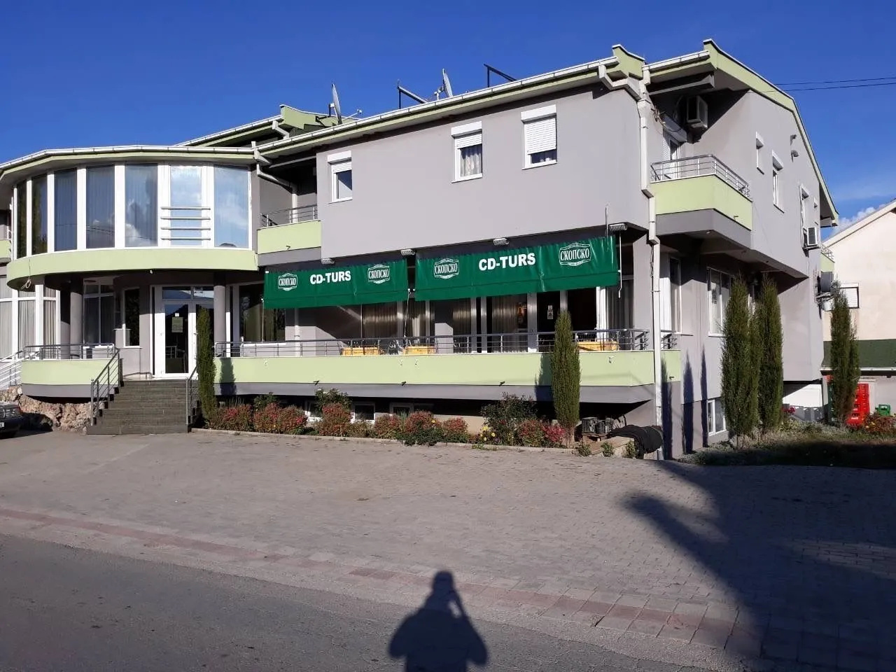 Royal L Hotel