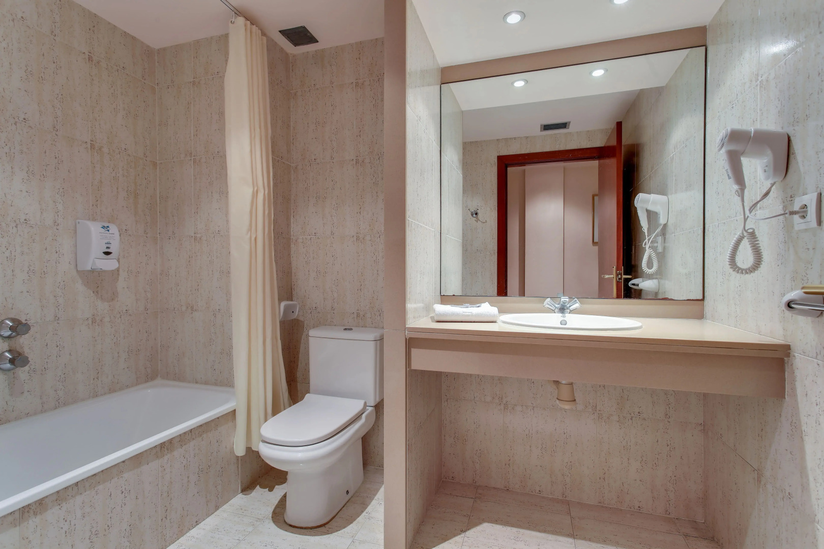 Photo - Hotel Gran Garbi & AquaSplash