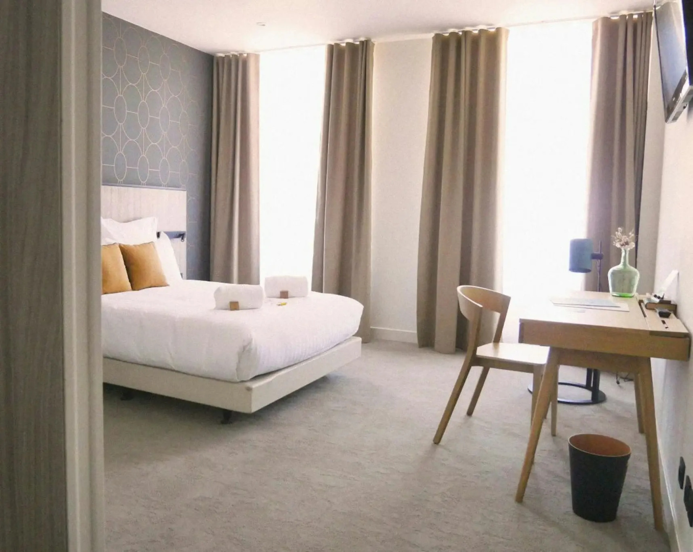 Photo - Le Phenix Hotel