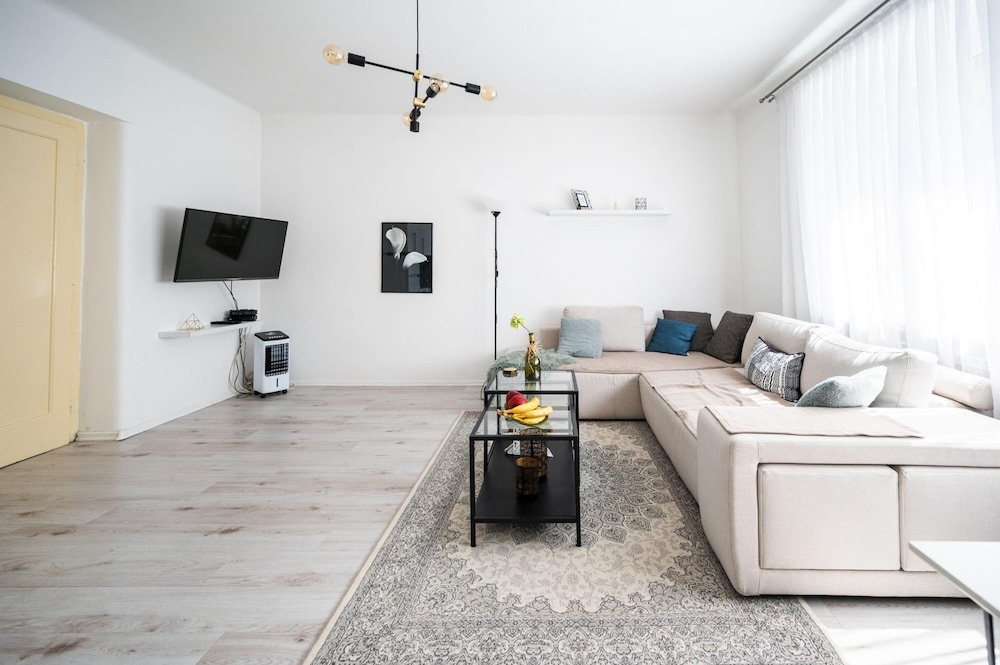 Modern 1bdr Apartment Near City Center