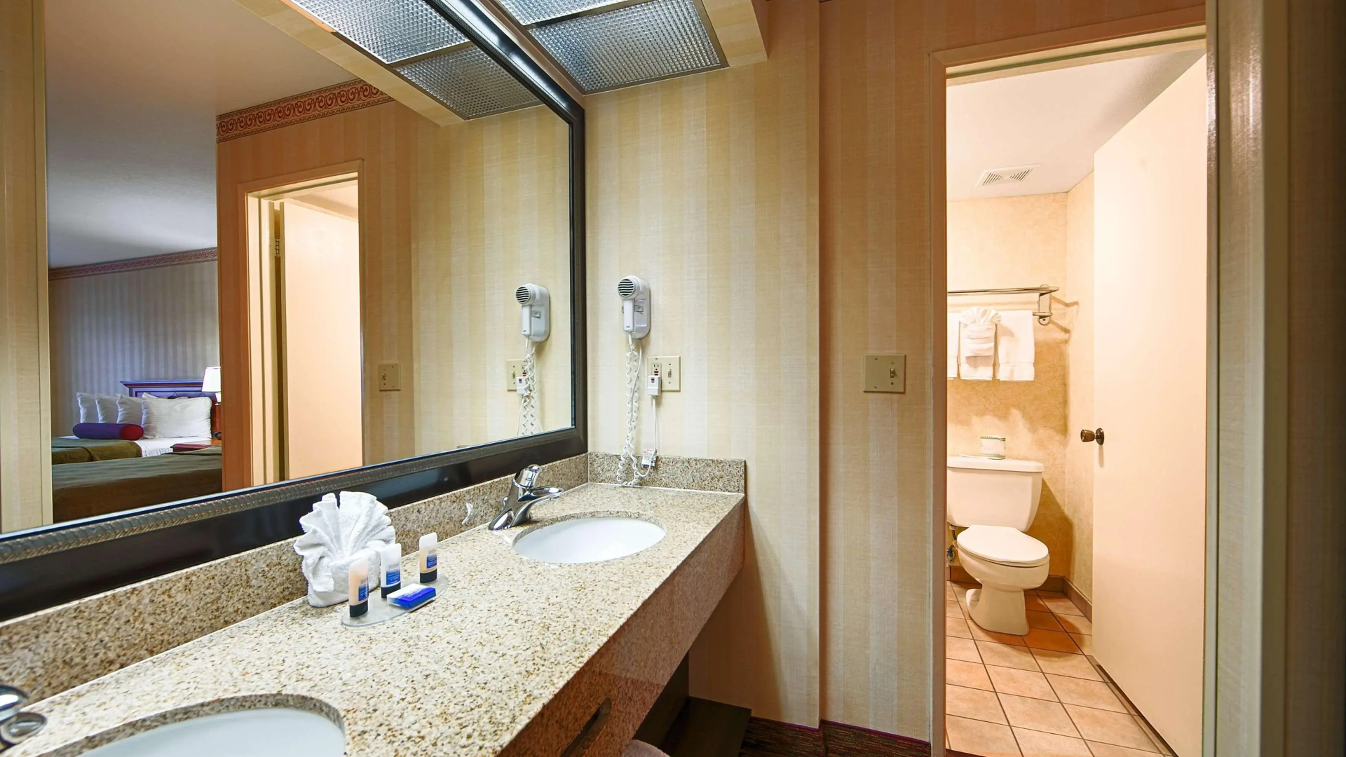Photo - Best Western Plus Raffles Inn & Suites