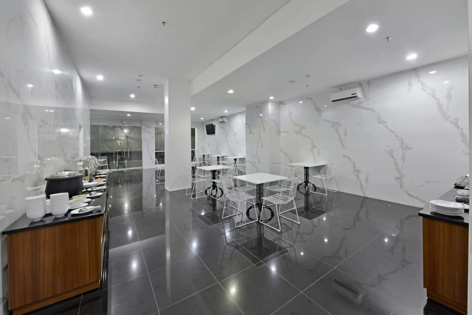 Photo - Whiz Hotel Falatehan Jakarta