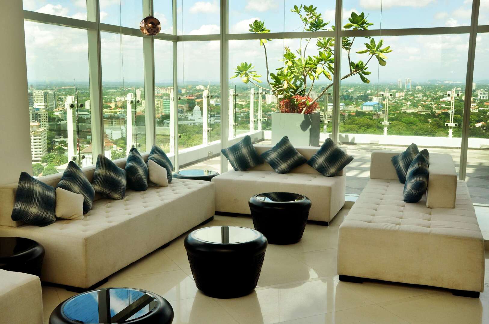 Foto - Cinnamon Red Colombo