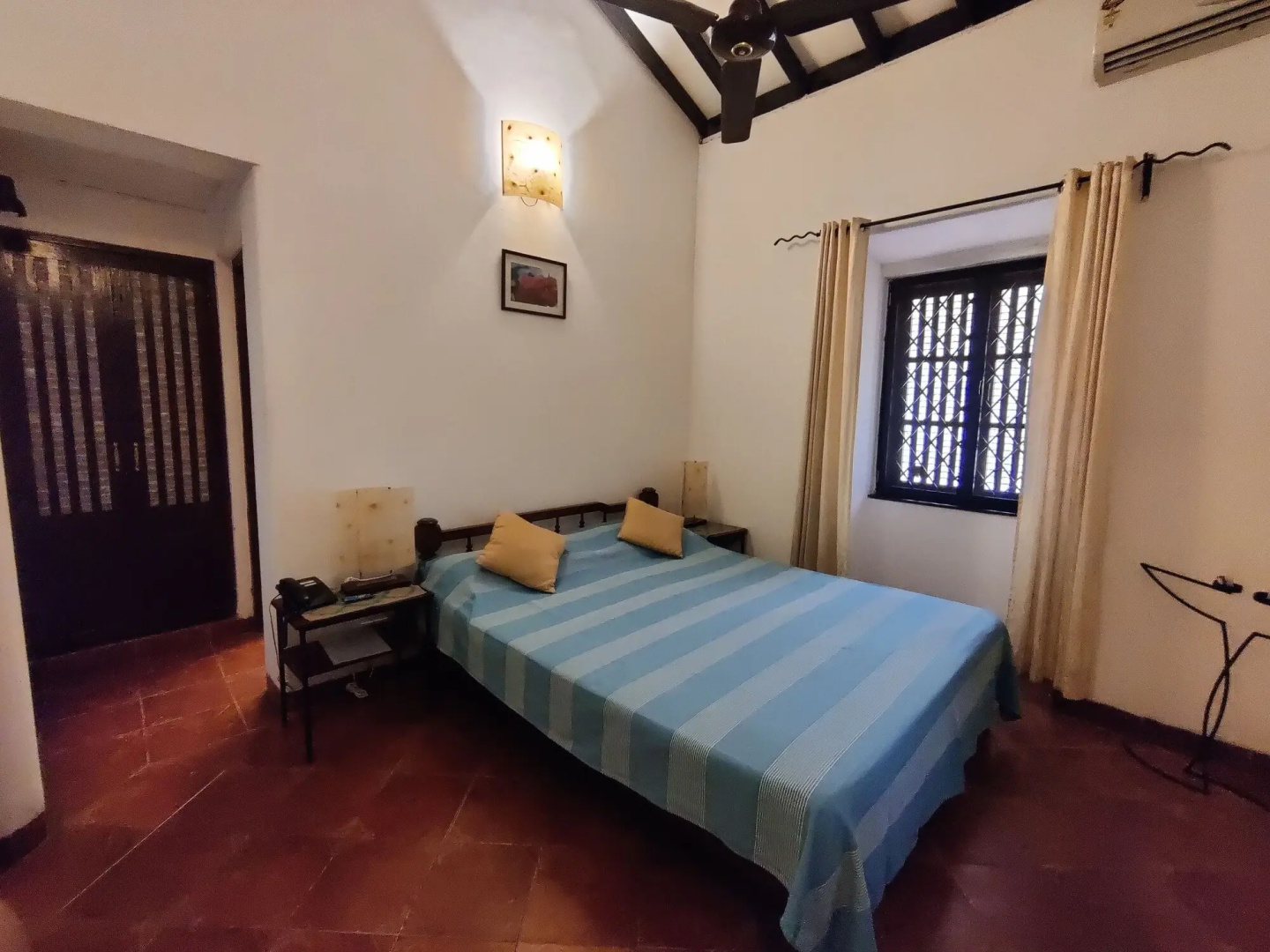 Photo - Granpa's Inn Hotel Bougainvillea