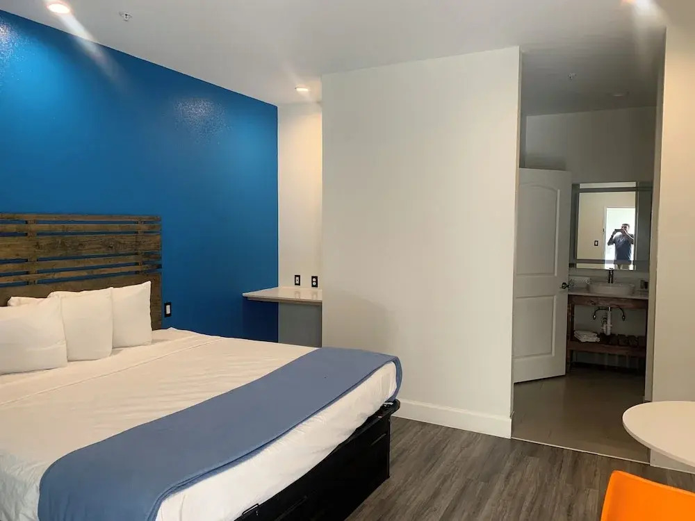 Photo - Signature Inn North Houston District