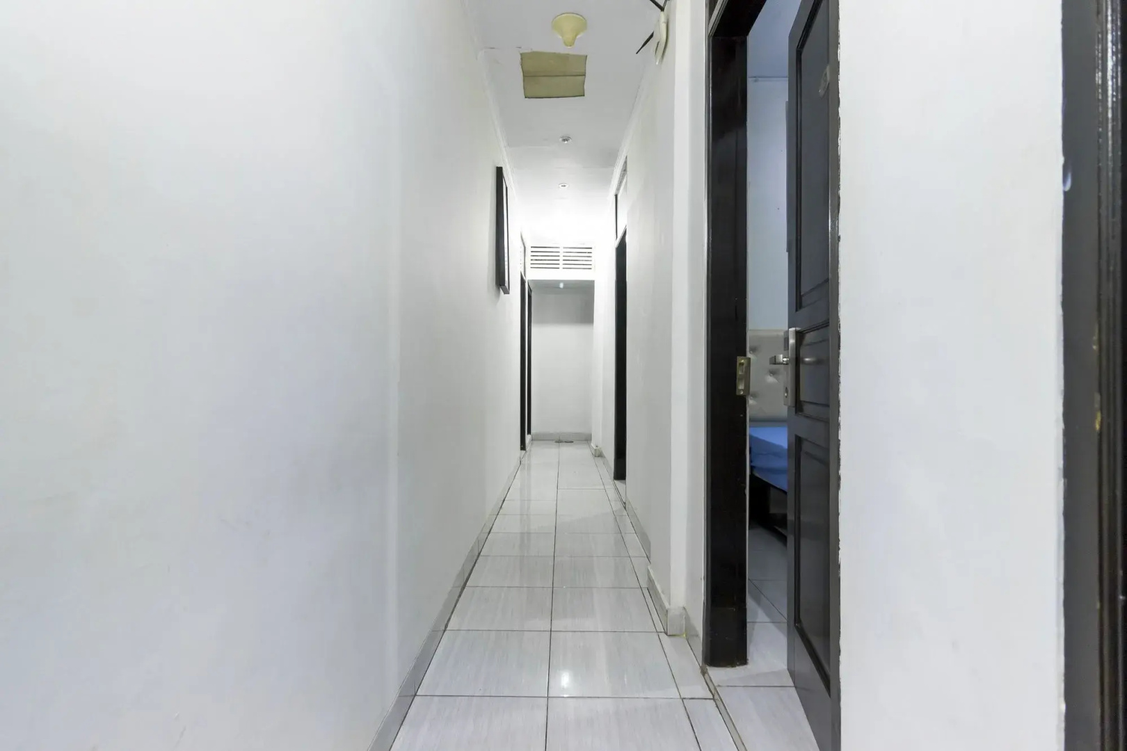 Foto - Reddoorz near Gajah Mada Plaza 2