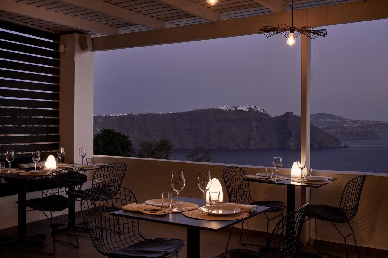 Photo - Mr and Mrs White Oia – Santorini