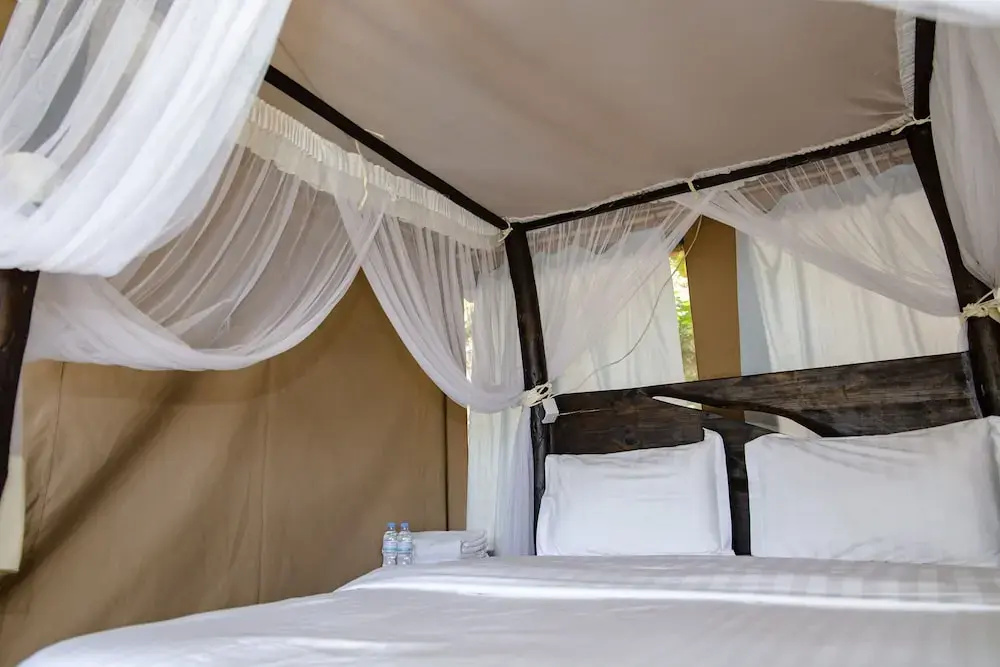 Room in Lodge - Find a Quiet Beach Resort at Rushel Kivu Resort! — фото 1