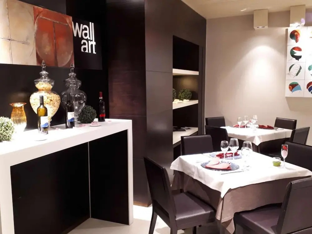 Photo - Wall Art Hotel & Residence