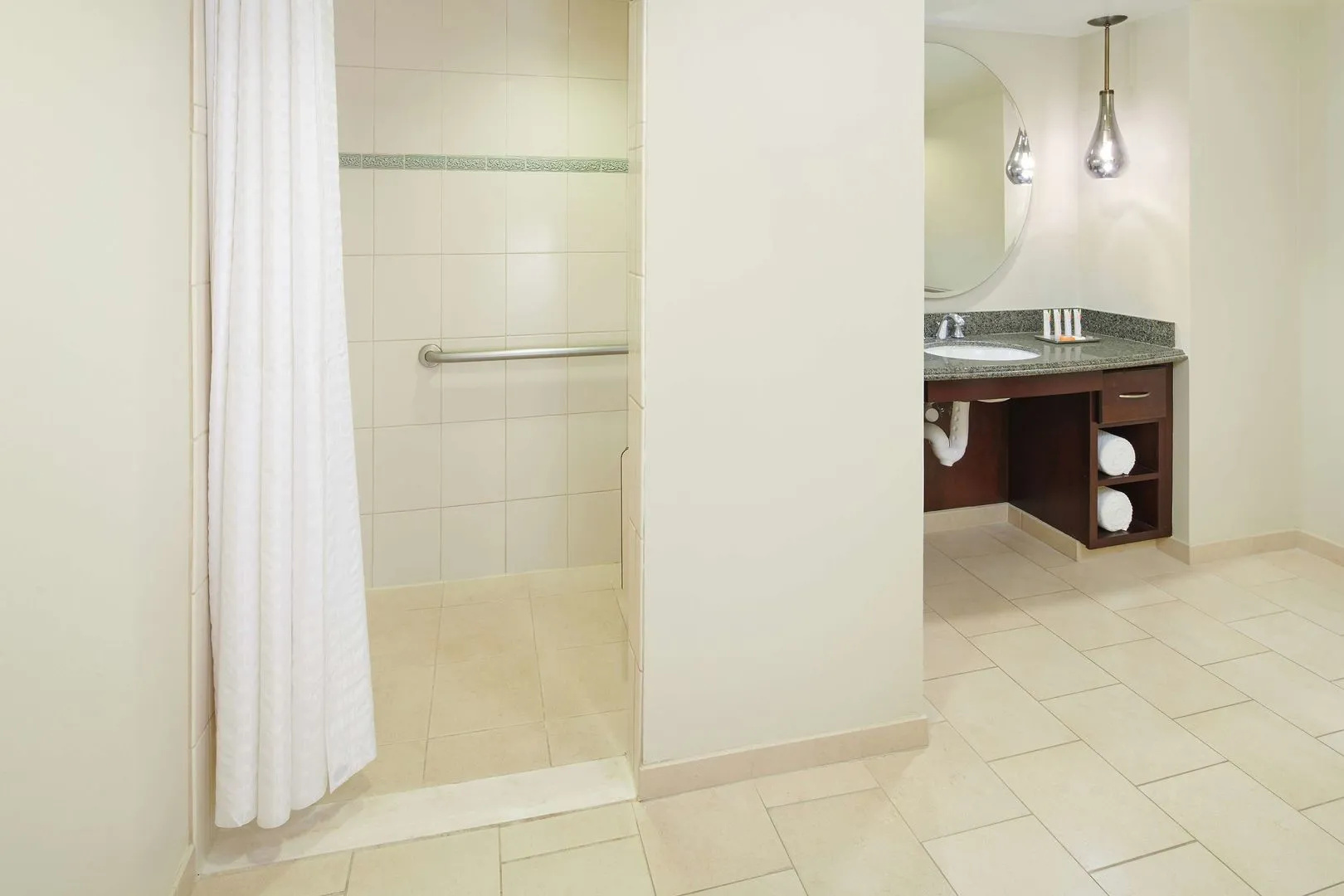 Photo - Hilton Grand Vacations Club Grand Waikikian Honolulu