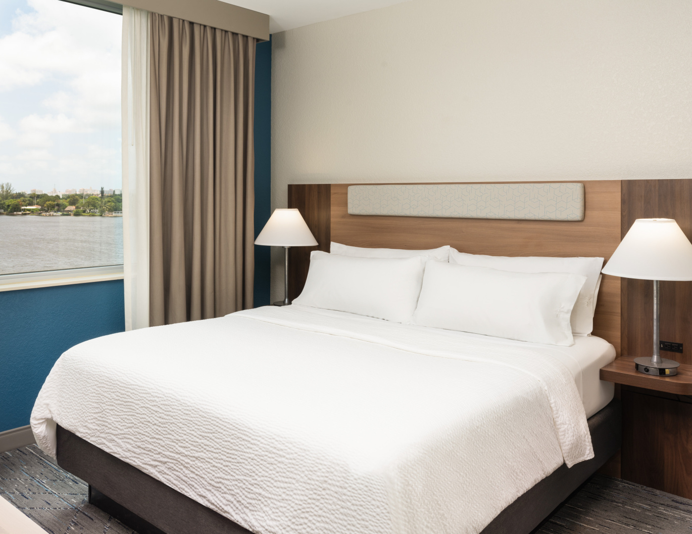 Photo - Holiday Inn Express Miami Airport Blue Lagoon Area by IHG