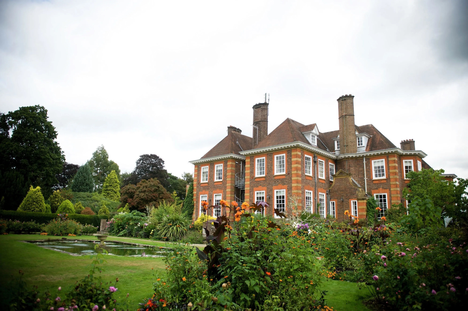 Photo - Barnett Hill - Luxury Hotel