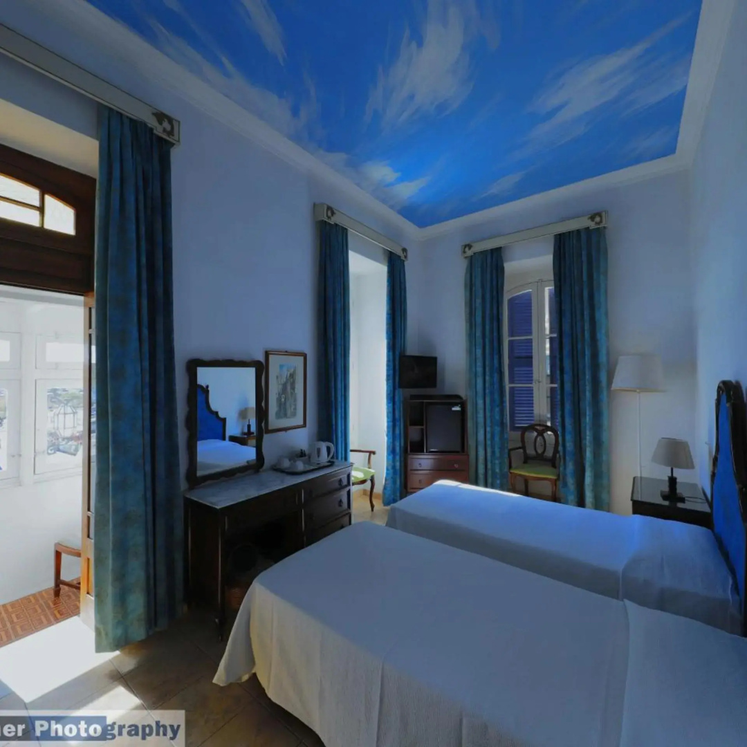 Photo - Hotel Castille