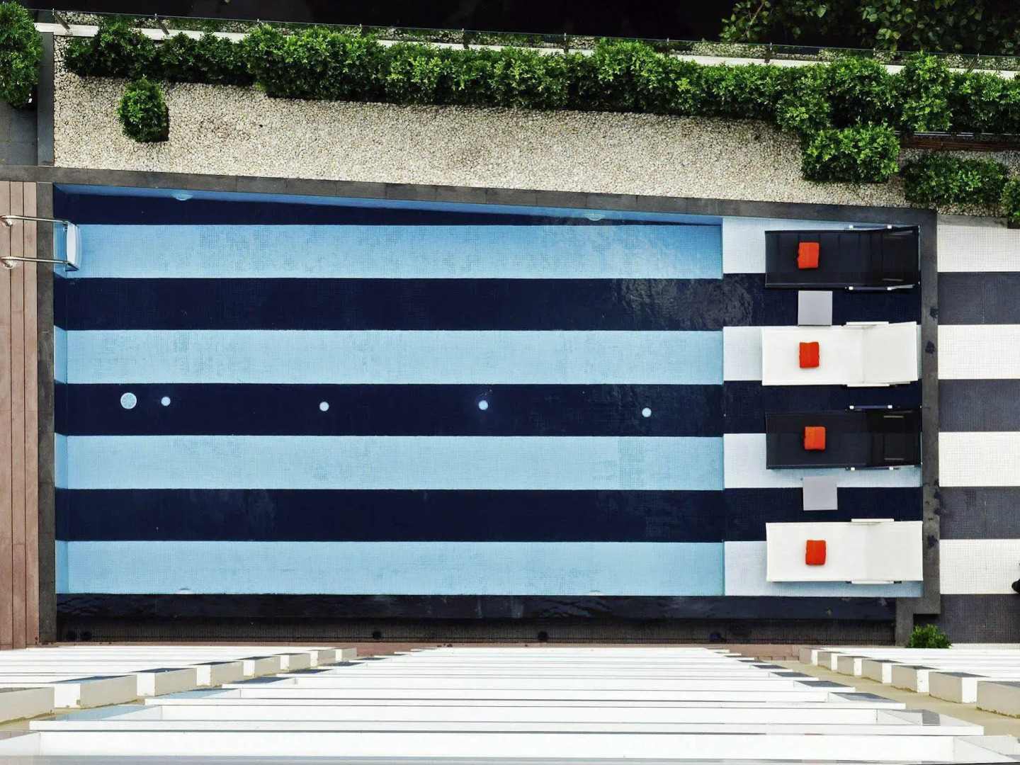 Photo - Hilton Garden Inn Bangkok Silom