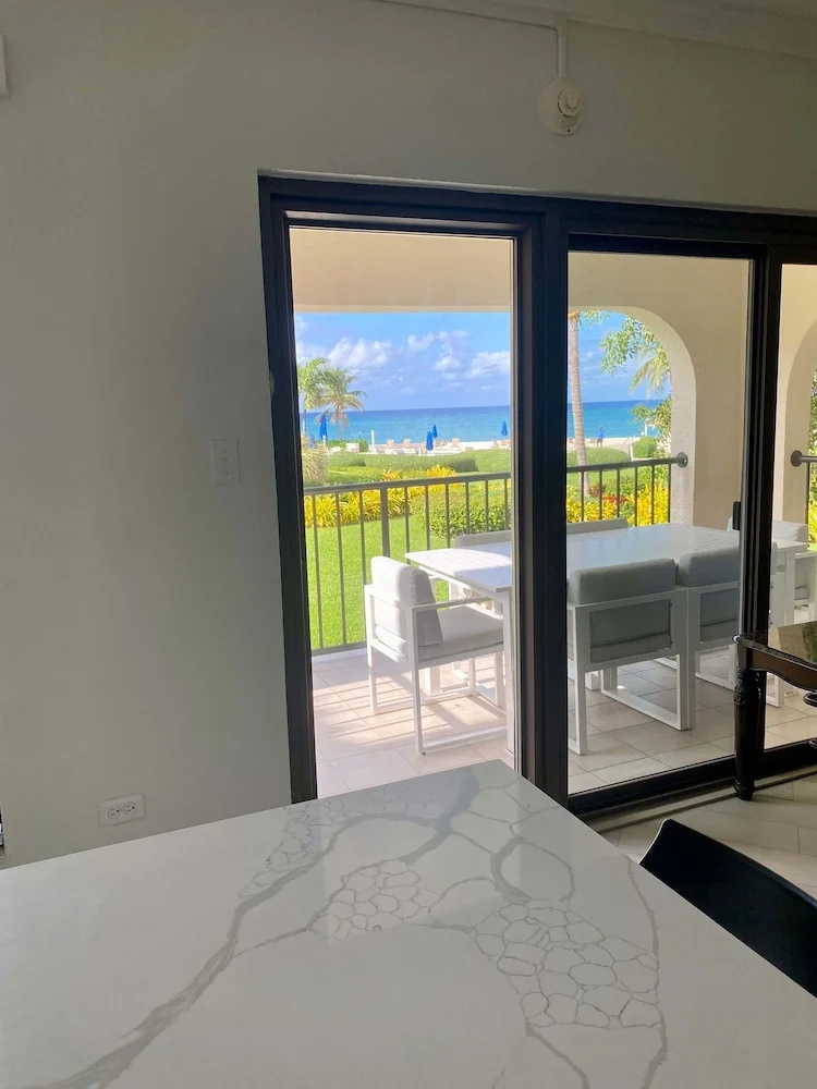 Oceanfront Condo on Seven Mile Beach
