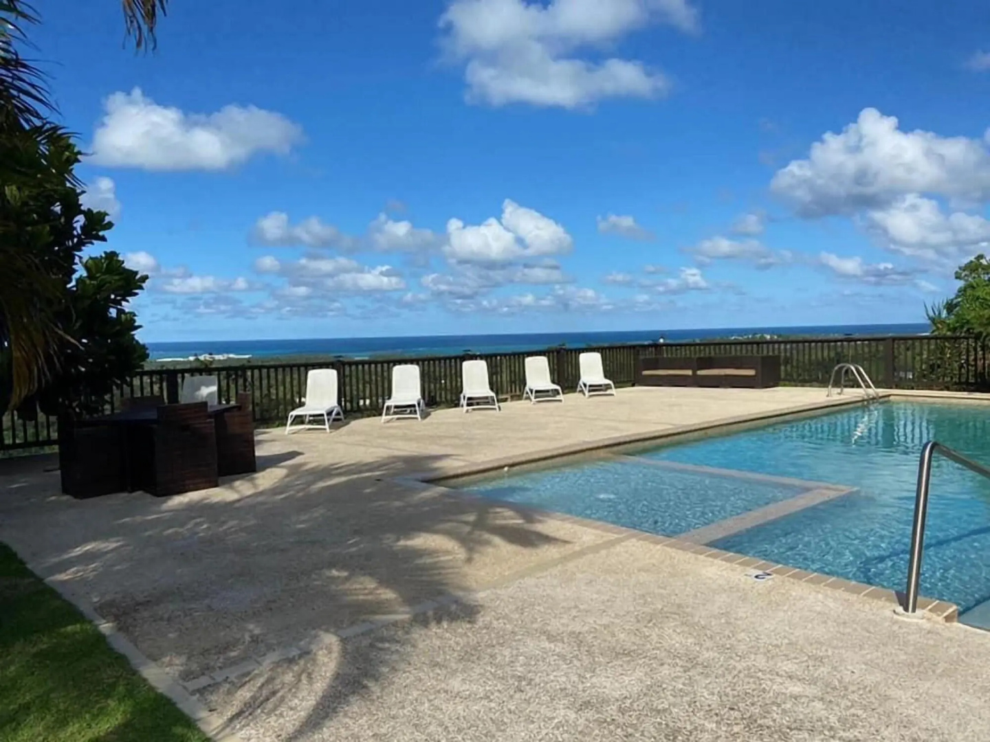 Mountain and Ocean View Lodge