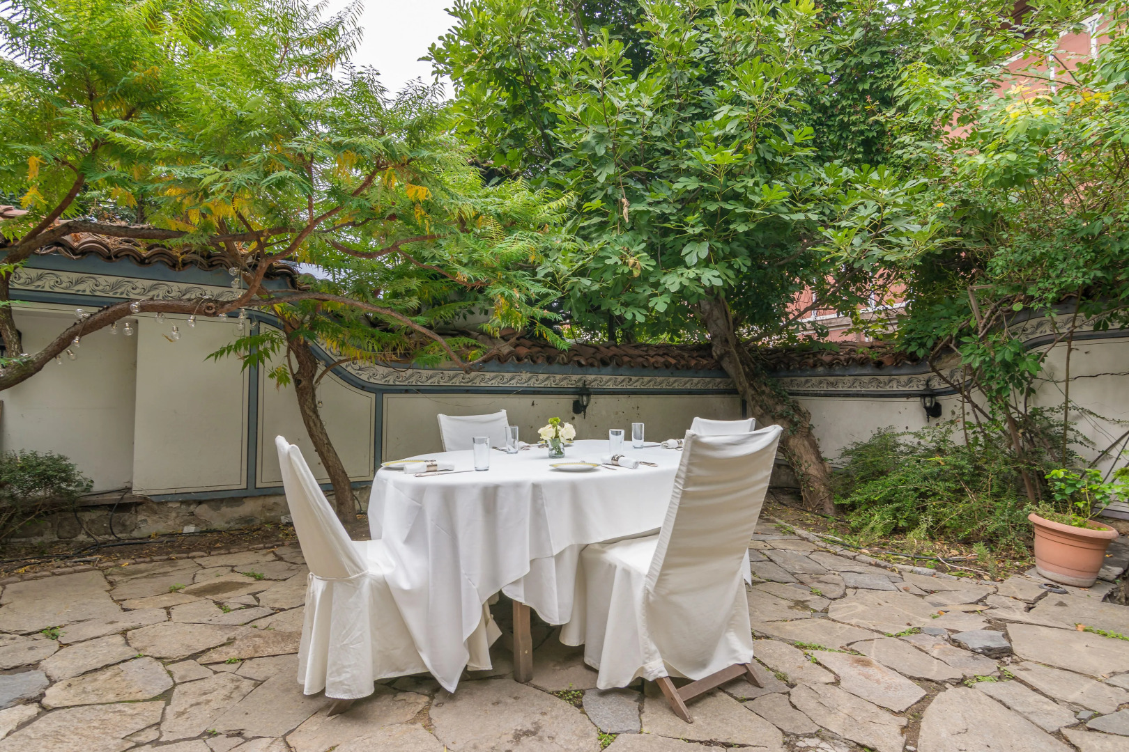 Photo - Old Legends Hotel