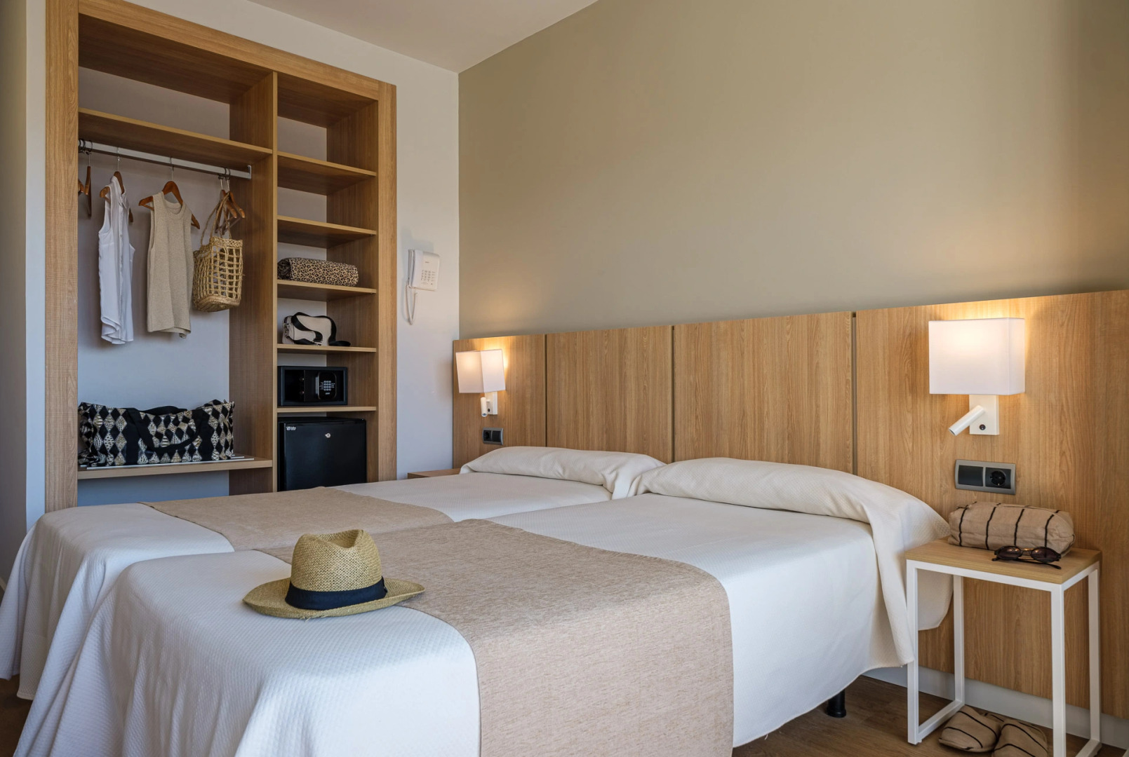 Photo - Hotel California Garden