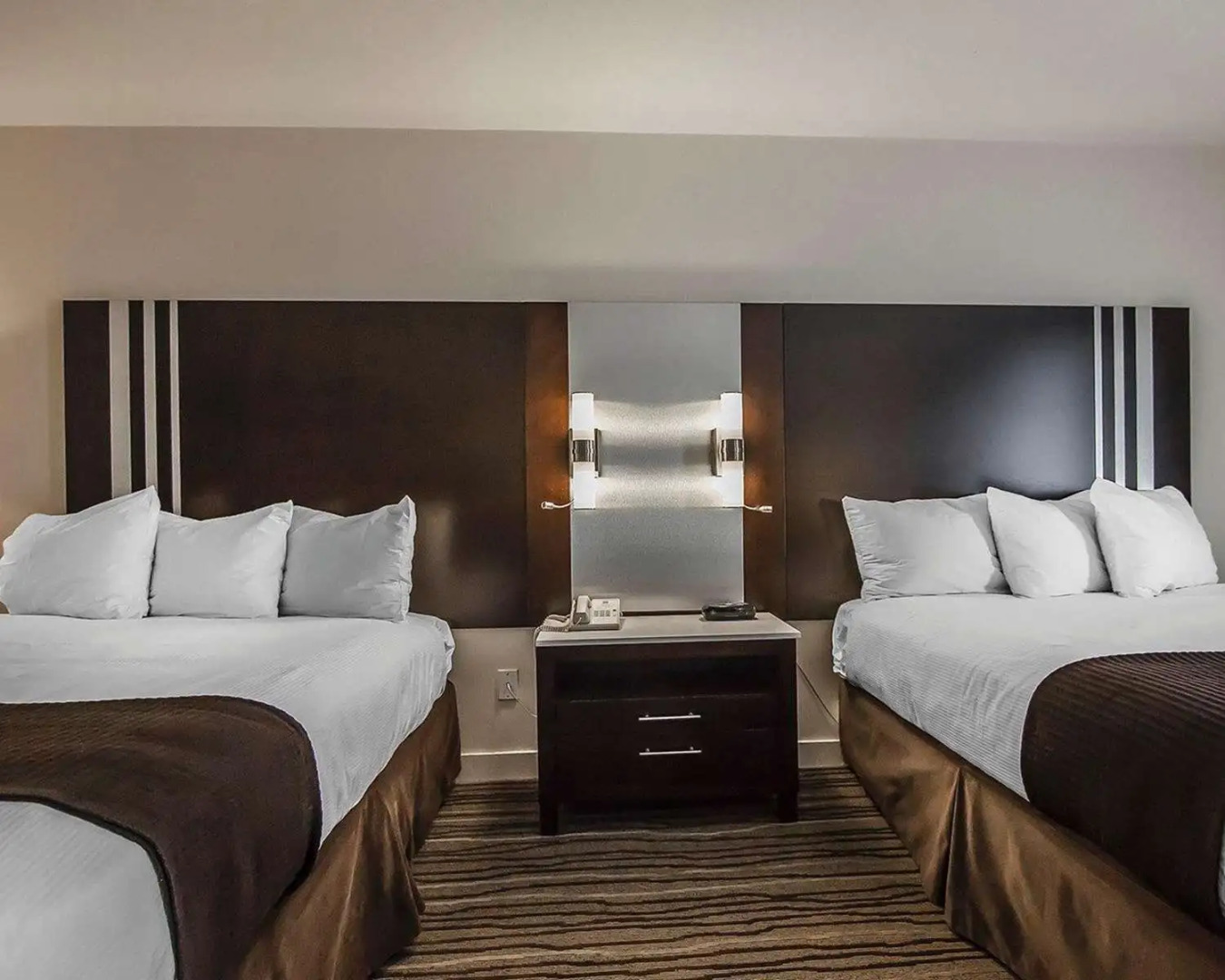 Photo - Comfort Hotel Vancouver Airport