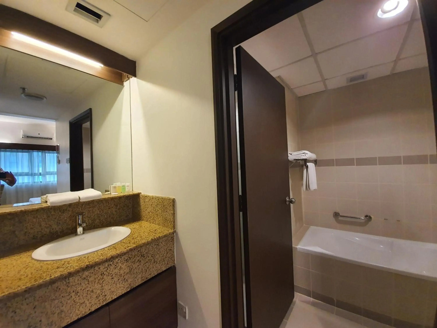 Foto - Crown Regency Serviced Suites