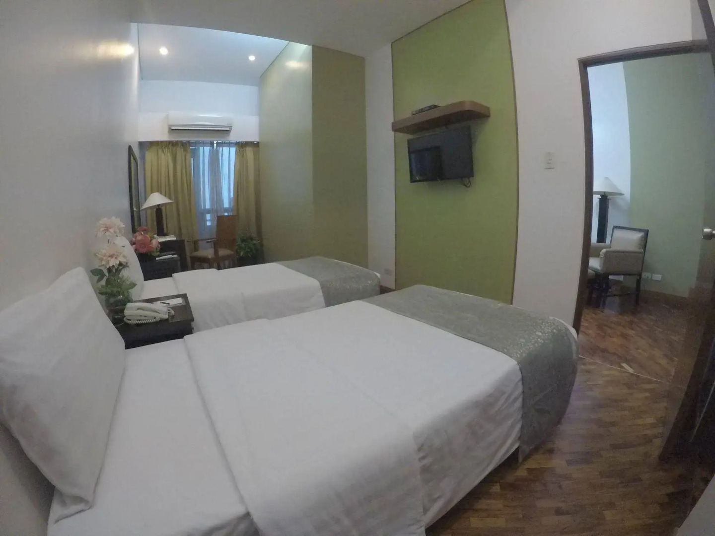 Photo - The Malayan Plaza Hotel