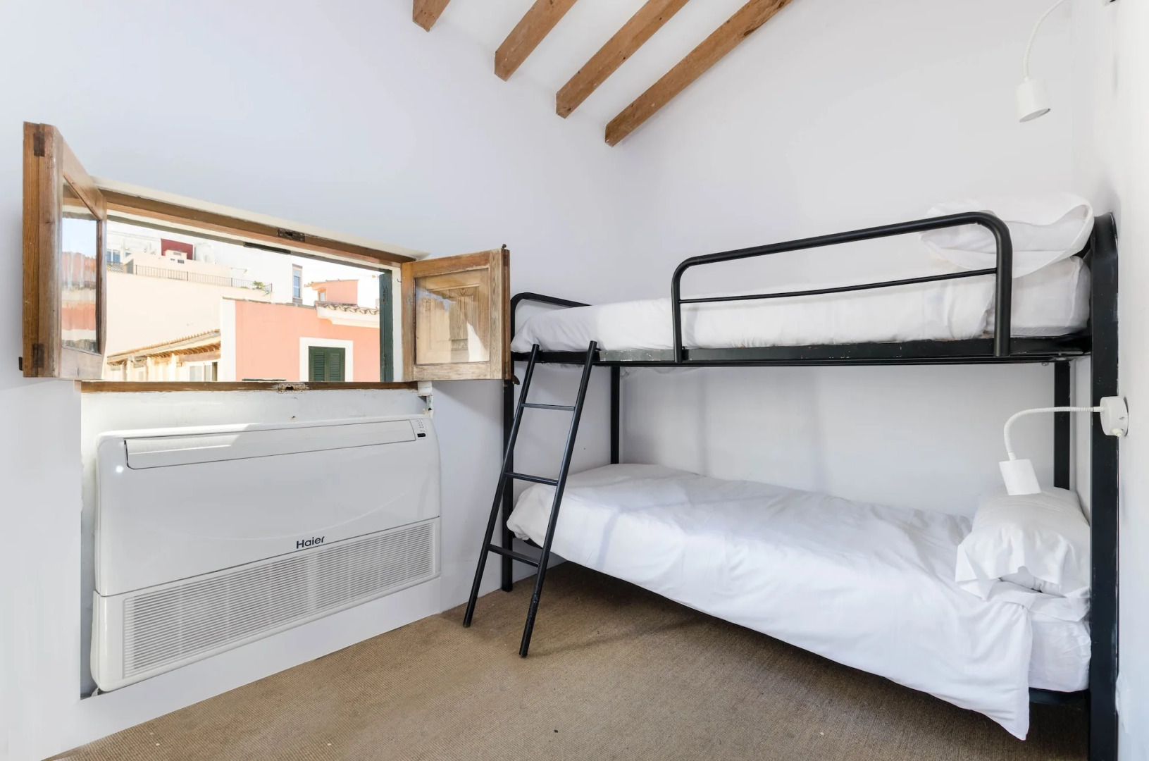 Photo - Urban Hostel Palma - Albergue Juvenil - Youth Hostel