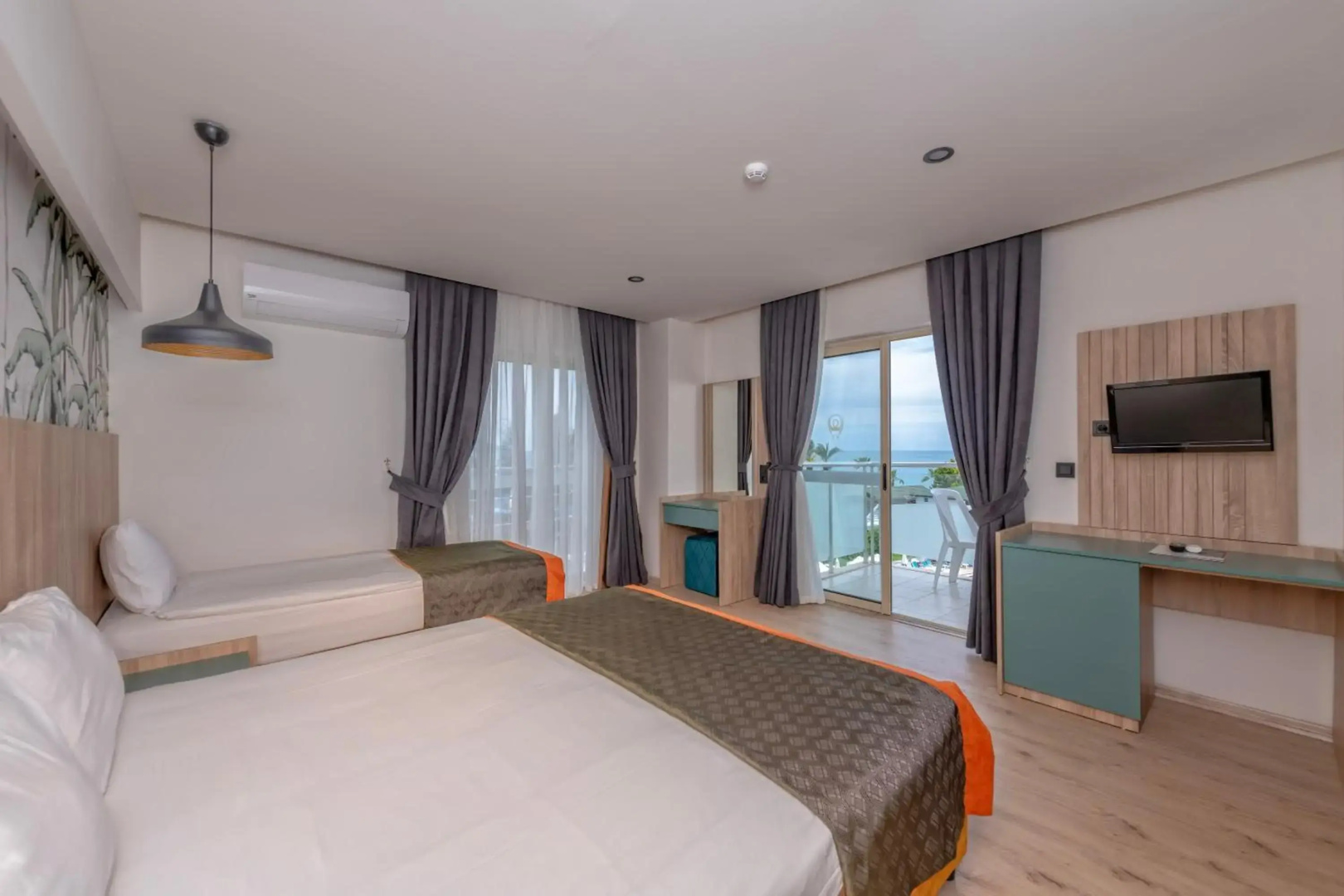 Photo - Lims Bona Dea Beach Hotel