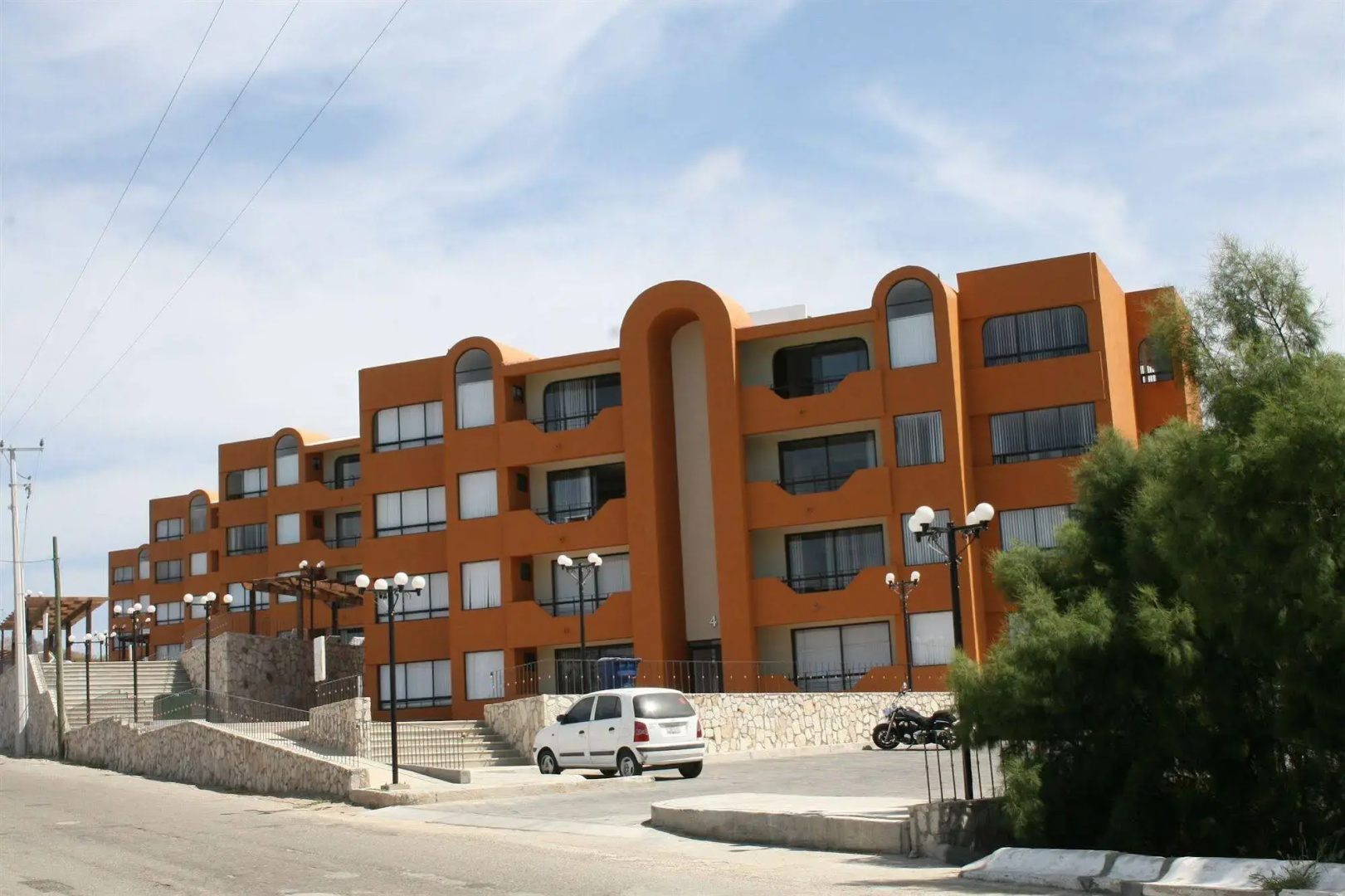 Photo - Sunrock Hotel & Suites