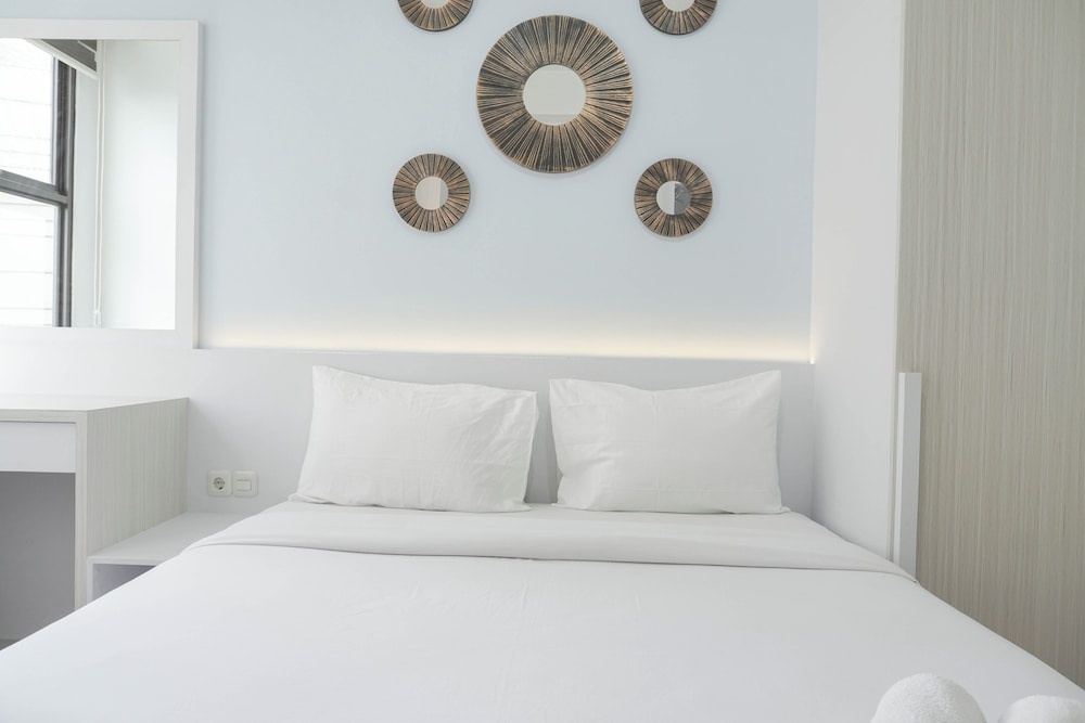 Nice And Elegant Studio At Transpark Cibubur Apartment