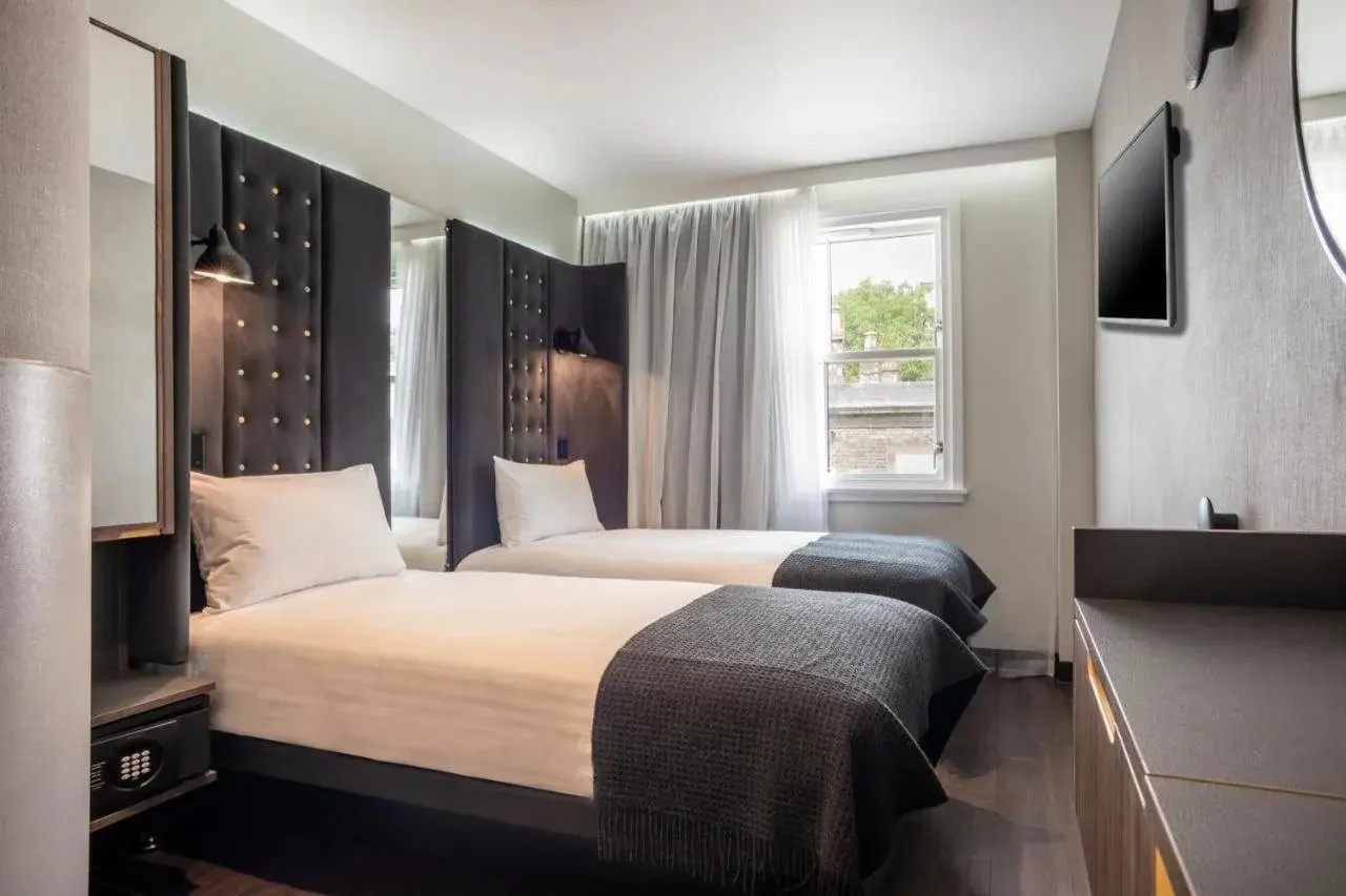 Photo - Point A Hotel London Canary Wharf