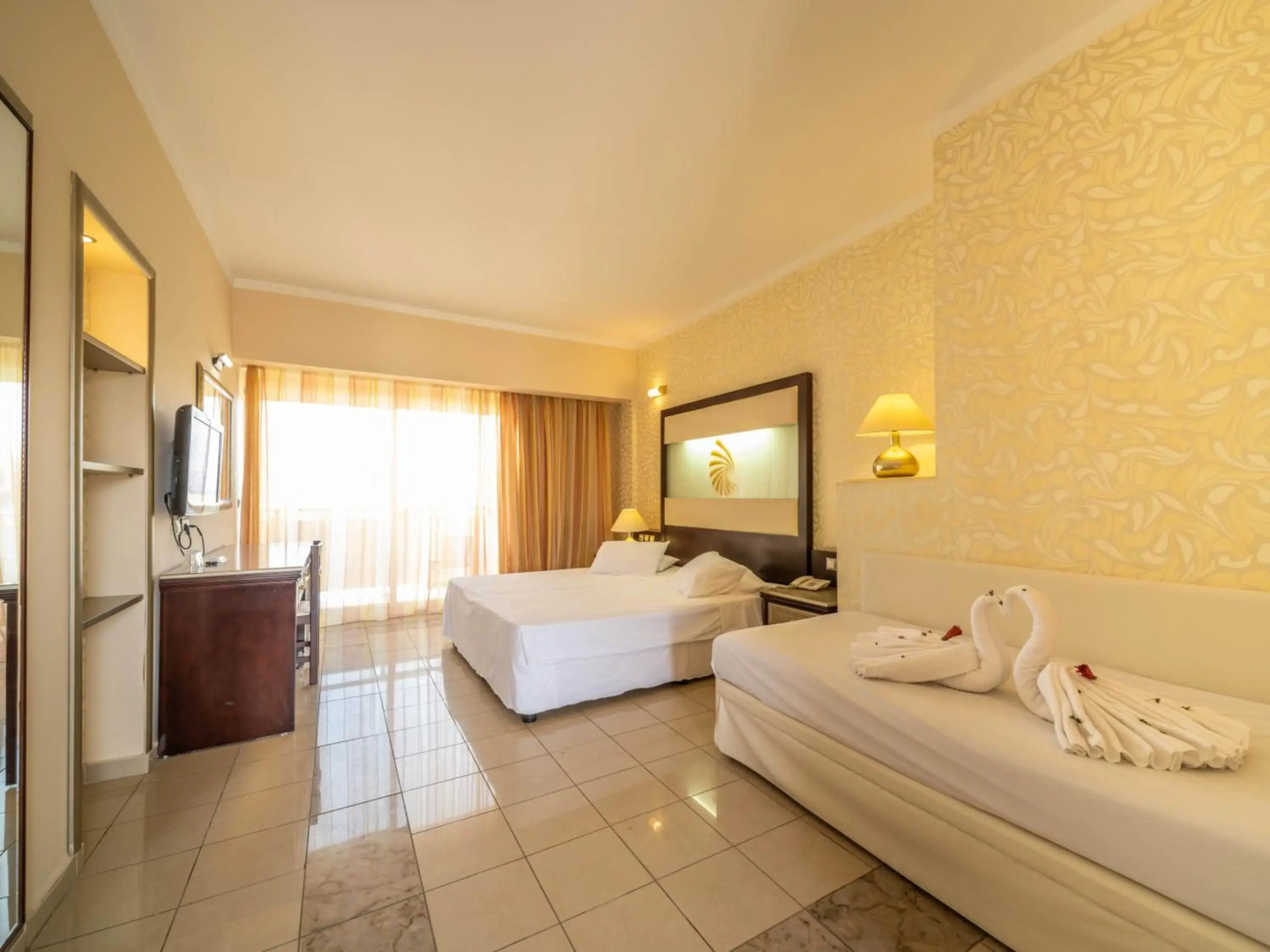 Photo - Sunshine Rhodes