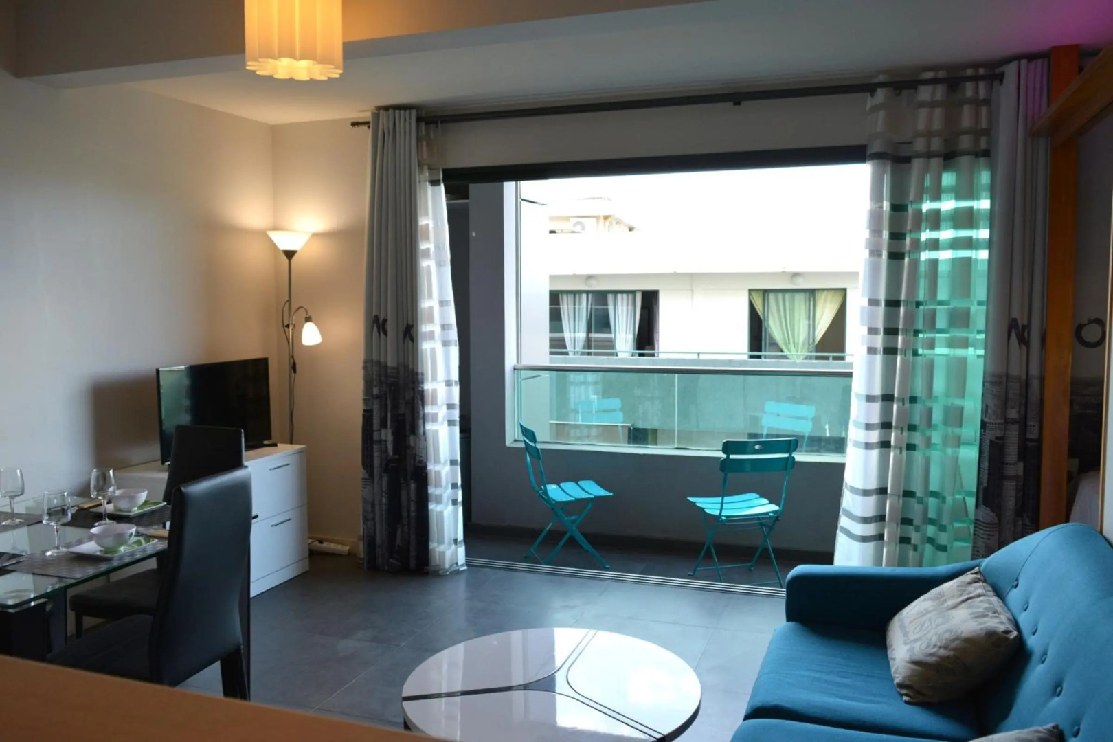 Moana Studio - downtown Papeete - WiFi AC Netflix parking - 3 people