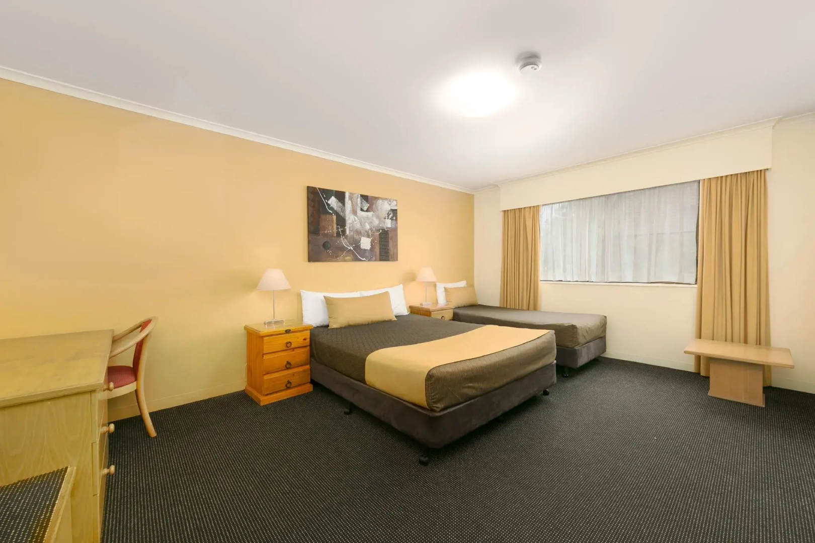 Photo - Mt Ommaney Hotel Apartments