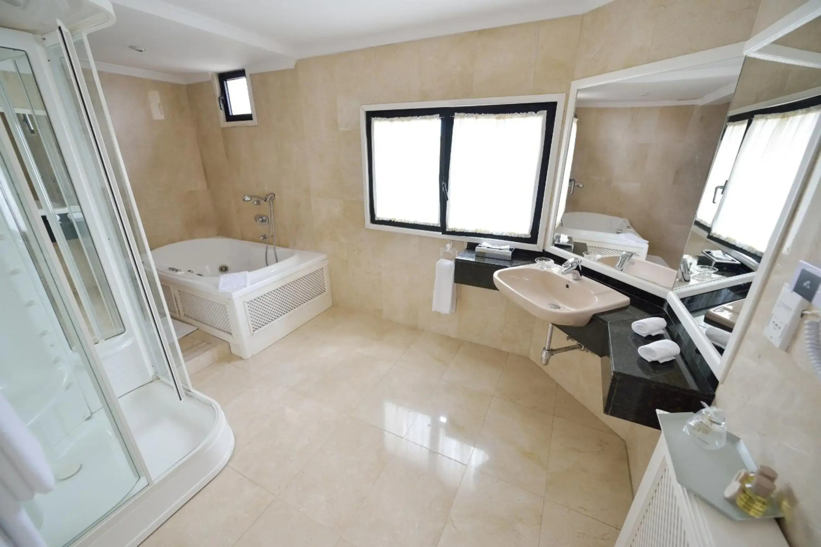 Photo - Hotel Escuela Santa Brigida
