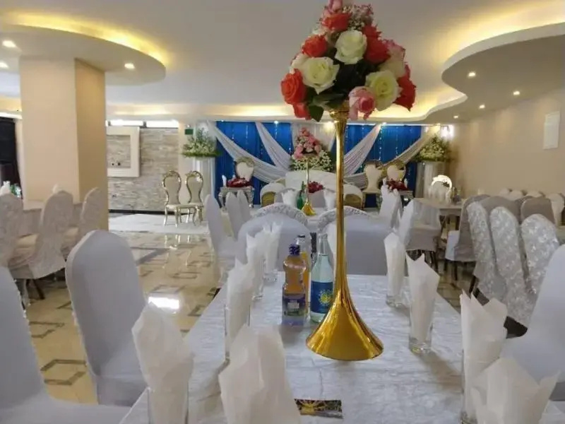 Photo - Holiday Hotel