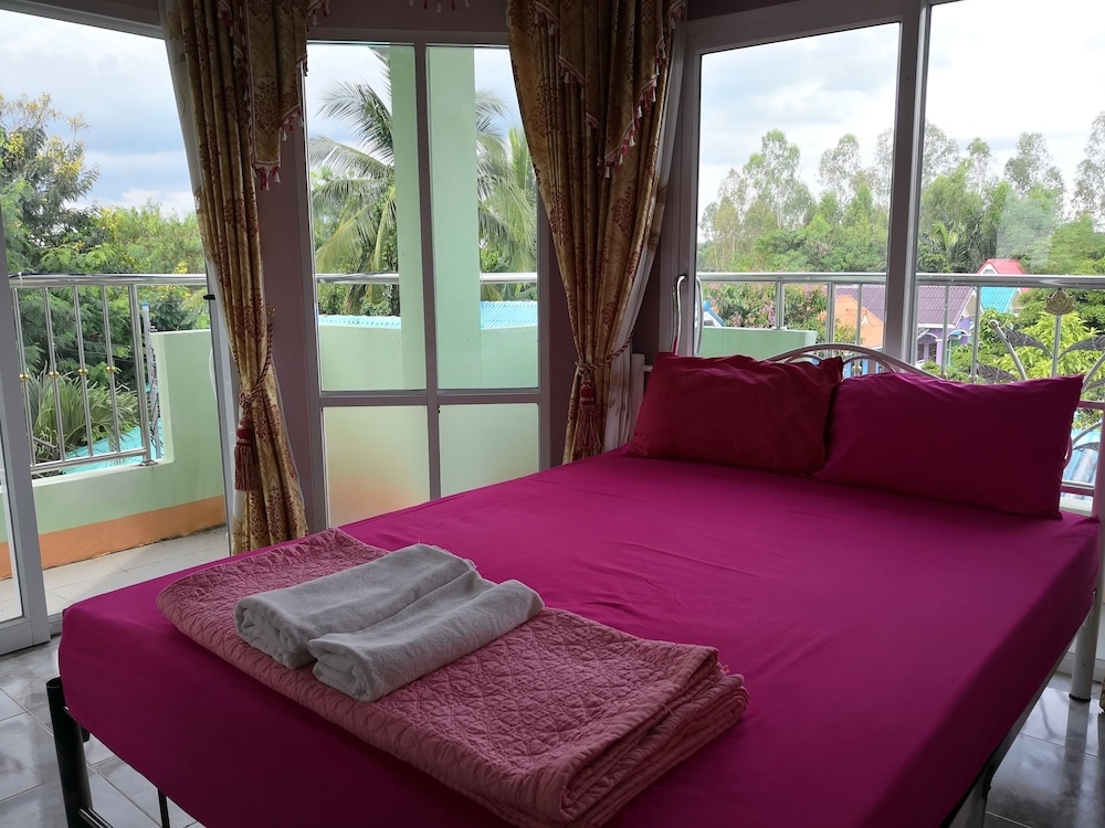 Turfan Hotel and Tigger Park