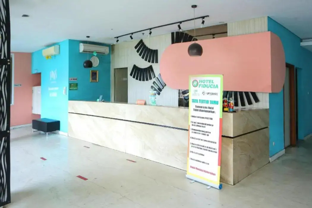 Foto - Super OYO Townhouse OAK Hotel Fiducia Pondok Gede
